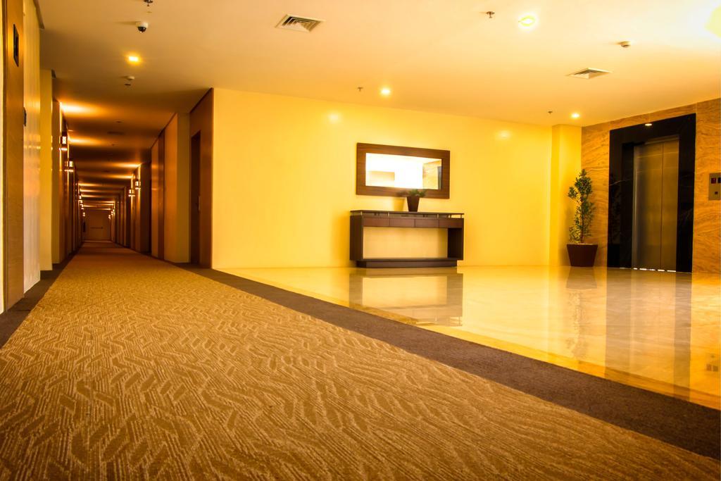 Royce Hotel&Casino Clark Field Camera foto